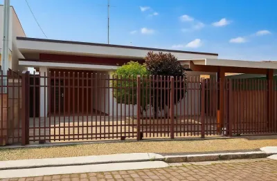 Casa comercial para alugar na alameda carlos de carvalho vieira braga, 1000, vila papelão, valinhos, 129 m2 por r$ 4.300