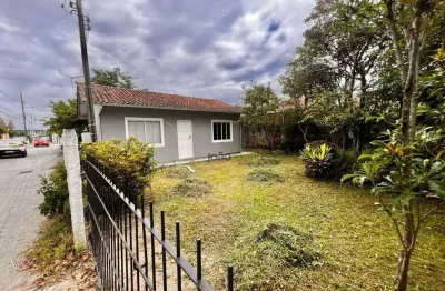 Casa sozinha no terreno para locação, a 100 metros do parque da barra do aririu