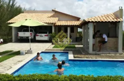 Casa em condomínio fechado com 3 quartos à venda no centro
