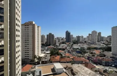 Centro - Apartamento 100% reformado, andar alto, procura novo dono.