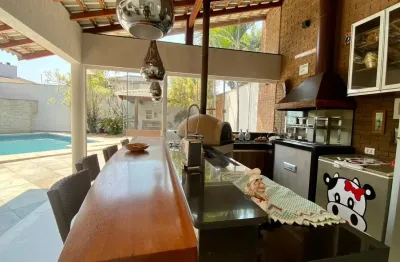 Jardim Karaíba - Sobrado local mais charmoso do bairro, procura novo dono.