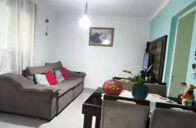 Apto à venda com 2 dormitórios, peefeio para sua família!