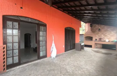Casa com 3 quartos para alugar na Avenida Presidente Dutra, Cidade Nova Arujá, Arujá