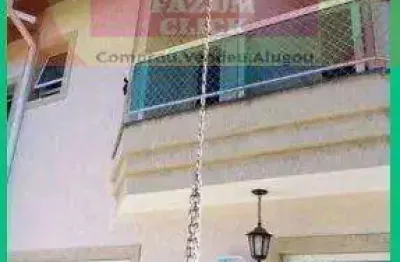Lindo sobrado com 3 suítes, quintal amplo e acabamento impecável!