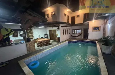 Casa com piscina e espaço amplo ? troca por imóvel ou veículo!