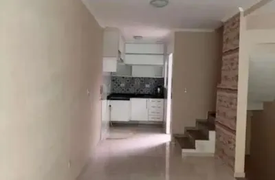 Sobrado novo com 2 suítes e 2 vagas em condomínio fechado no coração da penha!