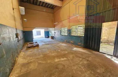 Galpão versátil na zona leste: ideal para negócios e investimento!