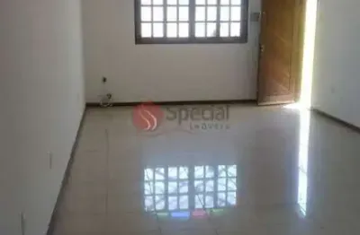 Sobrado para alugar na cangaíba com  3 suítes, piscina privativa, 4 vagas e  armários planejados.