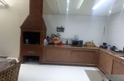 Sobrado comercial ou residencial  com 395 m², 3 suítes, amplo espaço gourmet  e 8 vagas .