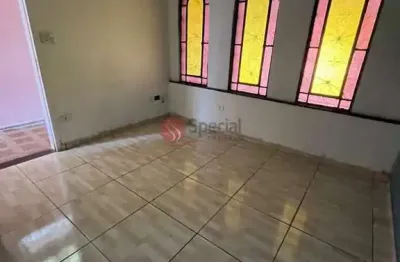 Casa térrea na vila formosa, com dois imóveis no mesmo terreno.