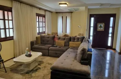 Sobrado na vila formosa com 4 quartos, 1 suíte, 6 vagas de garagem.