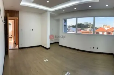 Andar corporativo próximo ao metrô , com 200 metros privado,10 banheiros,4 vagas