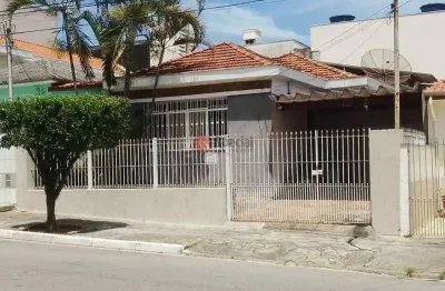 Casa térrea na vila carrão à 600 metros da futura estação de metrô.
