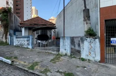 Terreno com duas moradias antigas para venda no anália franco.
