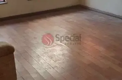 Sobrado com 3 suítes e 2 vagas de garagem no tatuapé.