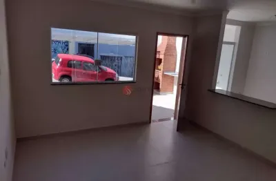 Sobrado na vila alpina com fino acabamento com 2 suítes, 2 vagas.