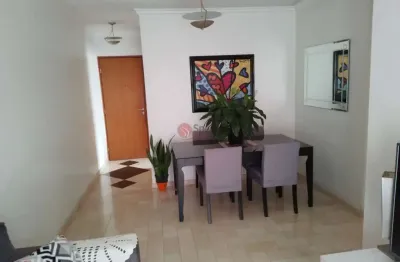 Apartamento no tatuapé de  3 quartos, sala com sacada, cozinha e área de serviço.