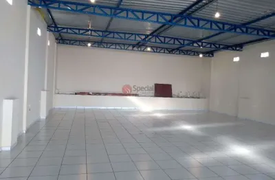 Prédio dividido em 2 salões de 250 metros cada pavimento