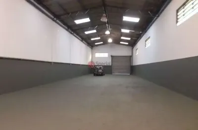 Galpão comercial na vila guilhermina, com 425 m² e 2 saídas