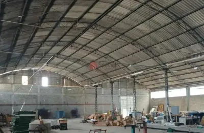 Galpão no itaim paulista, com 4.031,00 metros, 50 vagas, pé direito de 6,00 metros.