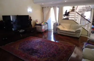Sobrado alto padrão na vila formosa com 3 suítes, piscina, sauna, sala pé direito duplo.