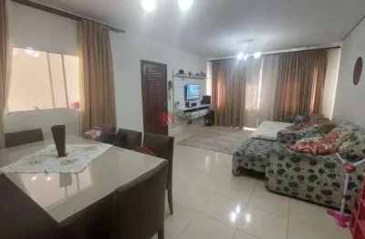Casa térrea na vila carrão de 238 m² com 3 dormitórios e 3 vagas de garagem.