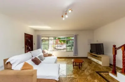 Casa com 3 quartos à venda na Rua Reinoso Fernandes, 221, Vila Carrão, São Paulo