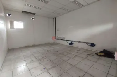 Prédio comercial para compra pu locação em frente ao metrô com 1522 metros.