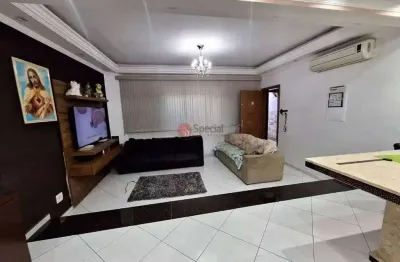 Sobrado de 180 m² no aricanduva com 3 quartos e 3 banheiros 1 suíte à venda.