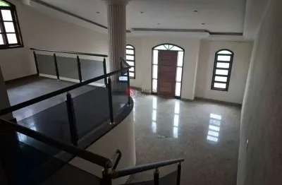Sobrado na mooca com 380 metros, 4 quartos,  3 suítes, churrasqueira, 4 vagas, entrada lateral