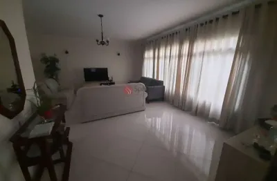 Casa térrea na vila formosa de 10,x25 com 250 metros de terreno.