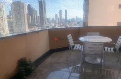 Apartamento com 236 m², 4 suítes, 3 áreas livres e 4 vagas.
