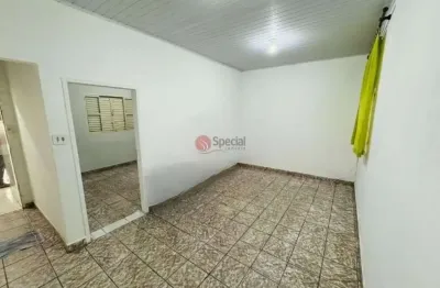 Casa com térrea à venda com 2 vagas e 2 banheiros à venda, 70 metros.
