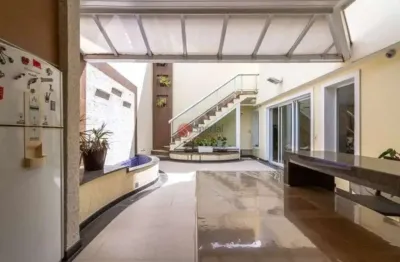 Sobrado  com 3 dormitórios à venda de 392 m² na mooca.