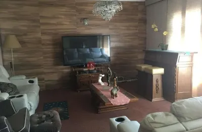 Casa linda próximo shopping anália,, com 250m² de terreno, sendo 10m² de frente, ótimo para construt