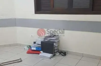 Prédio comercial 5 salas, 3 banheiros, 3 vagas, próximo aos metrôs belém e tatuapé.