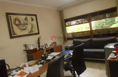 Prédio comercial no centro da penha, 6 salas, 5 vagas