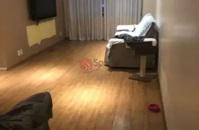 Casa a venda no tatuapé em rua tranquila perto de todo comércios em geral.
