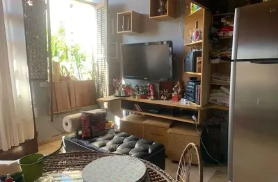 Sobrado em excelente localização com 3 dormitórios, 1 suíte e 1 vaga.