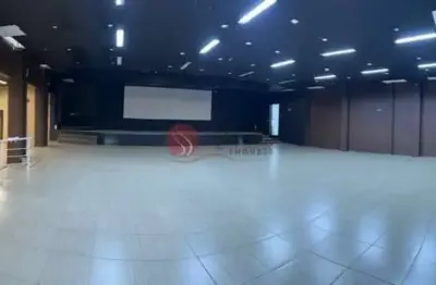 Galpão industrial na região da penha ótima localização.