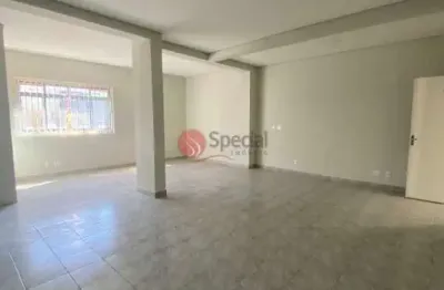 Sala comercial na Vila Maria, 52 metros,com copa, 1 banheiro, próximo a Igreja Candelária.