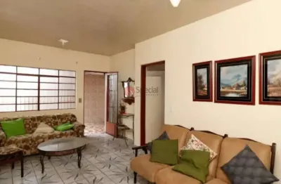 Casa térrea para compra no aricanduva com 209 metros.