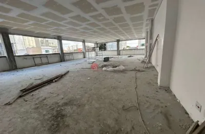 Salão comercial, com 300 metros de área construída, próximo ao metrô carrão.