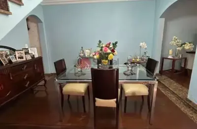 Sobrado à venda no tatuape,320m, 8,00x40,00m ,3 dormitorios,suite,5 vagas , proximo ao metro carrao.