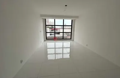 Apartamento no tatuapé com 1 dormitorio, sala, 1 banheiro, próximo ao metro carrão.