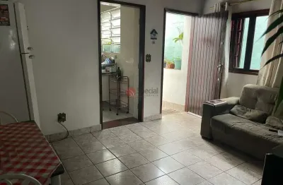 Terreno com 3 casas antigas na vila formosa à venda com 185 metros.