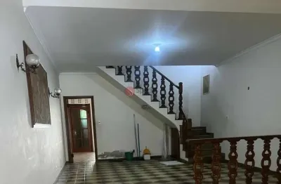 Sobrado no tatuapé, 222 metros, 3 quartos, 2 vagas, 150 metros do hospital são luiz.