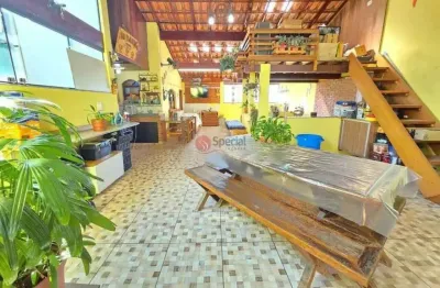 Casa térrea com 2 quartos no bairro cidade ae carvalho.