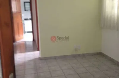Casa térrea no tatuapé, com 2 moradias independentes.