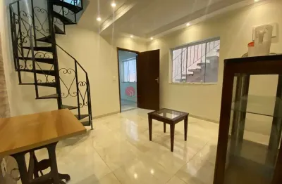 Sobrado no aricanduva com 3 quartos, 2 suítes e 2 vagas de garagem.